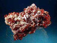 Photo 1/4 : Vanadinite et Gypse